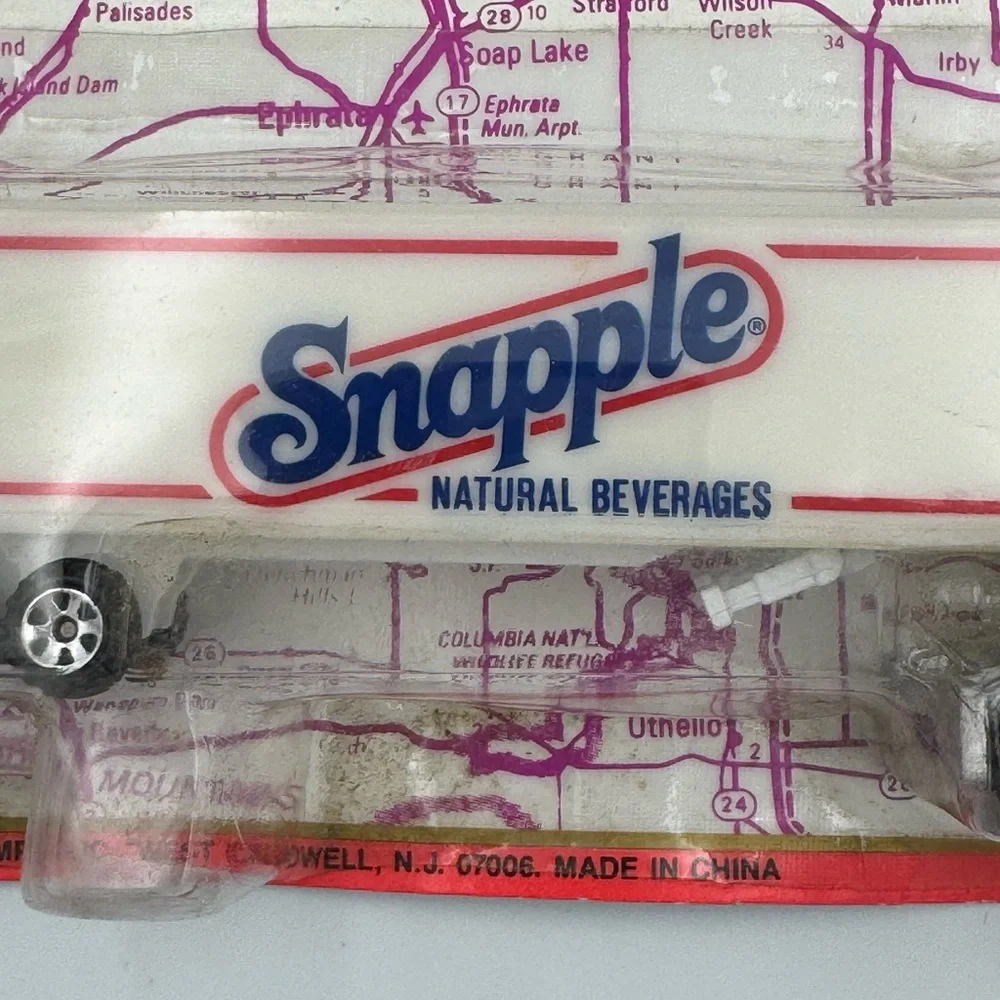 Road Champs‎ Snapple Kenworth Tractor Trailer HO Scale 1994 MOC